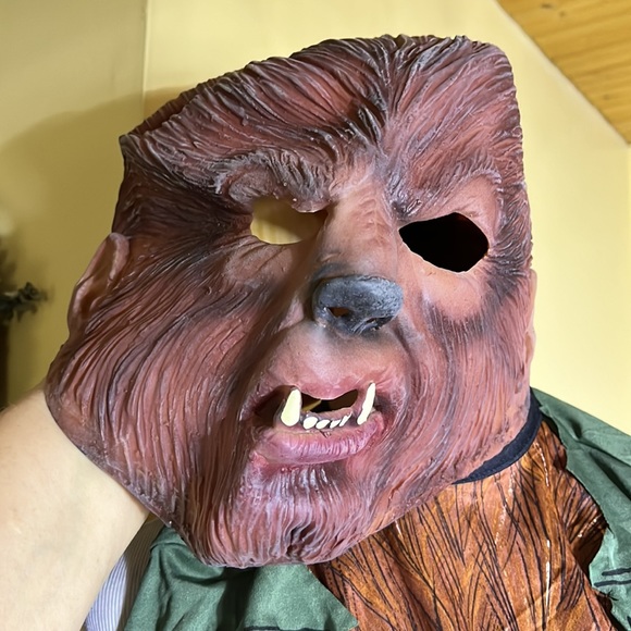 The WOLFMAN Universal Studios Costume Body suit + Rubber Mask Size Child S 4-6 - Picture 4 of 16